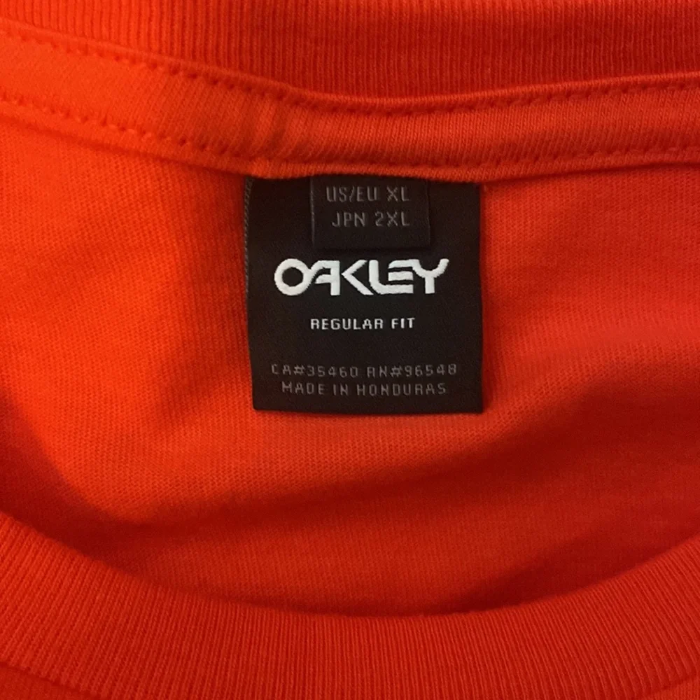 Oakley tshirt size xl - Picture 3 of 3